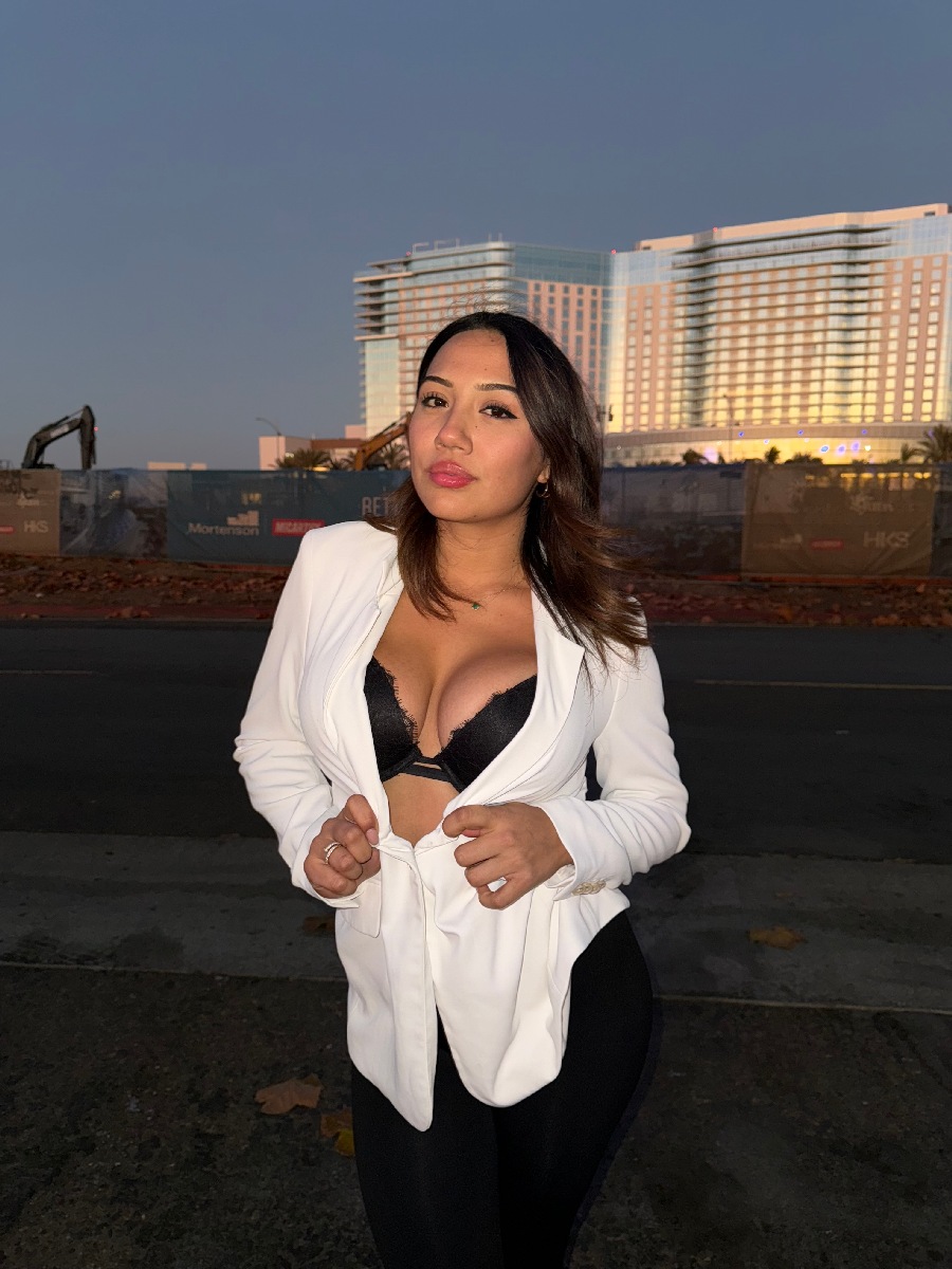 Take a pause and enjoy Ali Cruz — streaming from Columbo