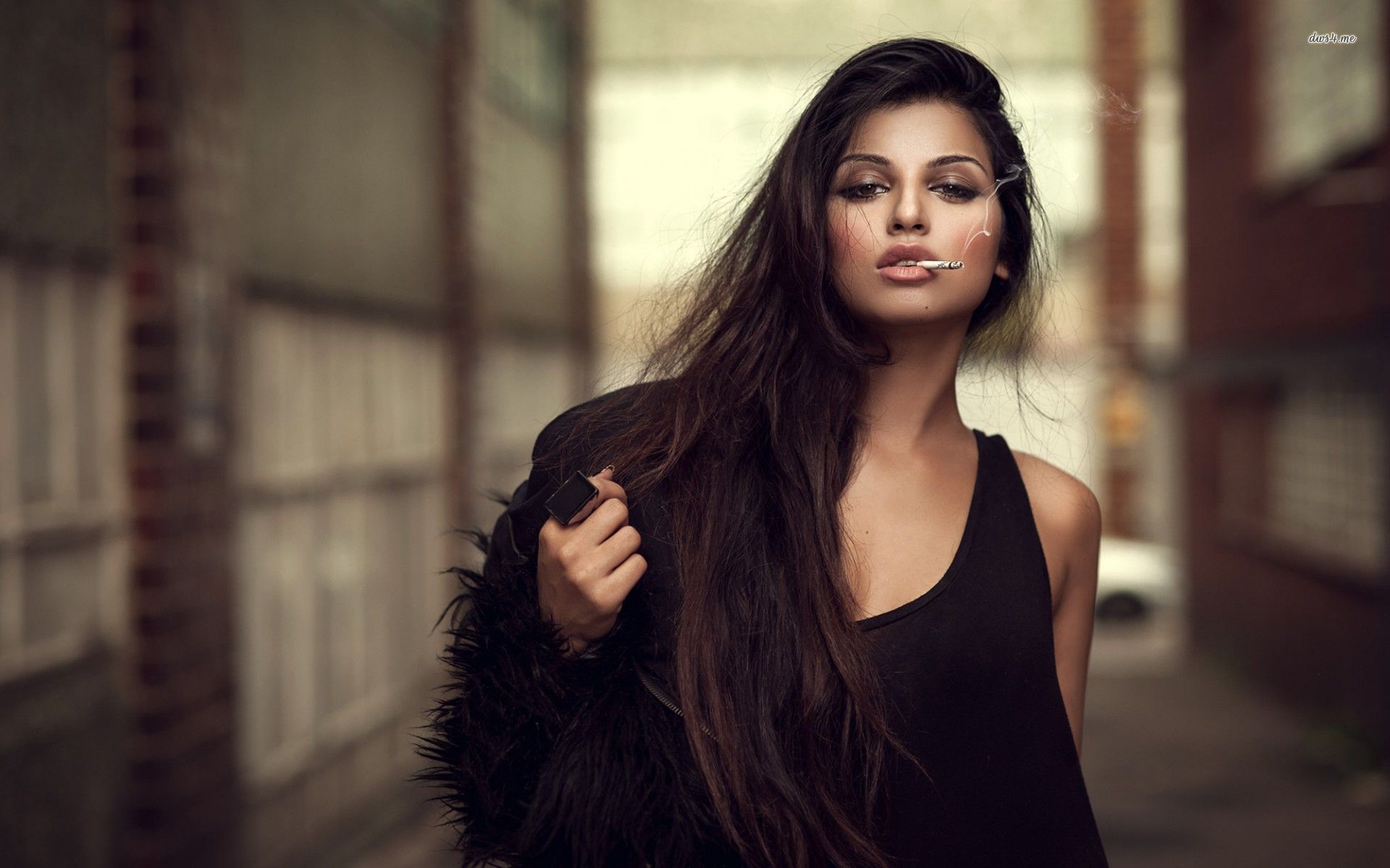 Sassy girls in Columbo