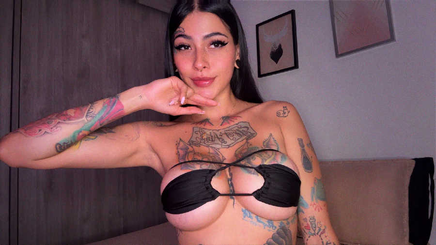 Sexy girl Eli Goth in Columbo