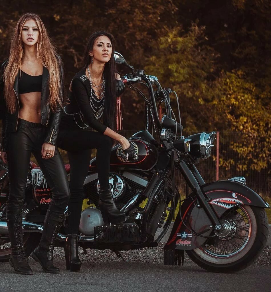 Beautiful girls and bikes in Columbo