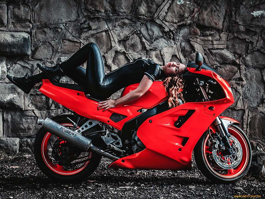 Beautiful girl Beautiful girls and motorcycles in Columbo