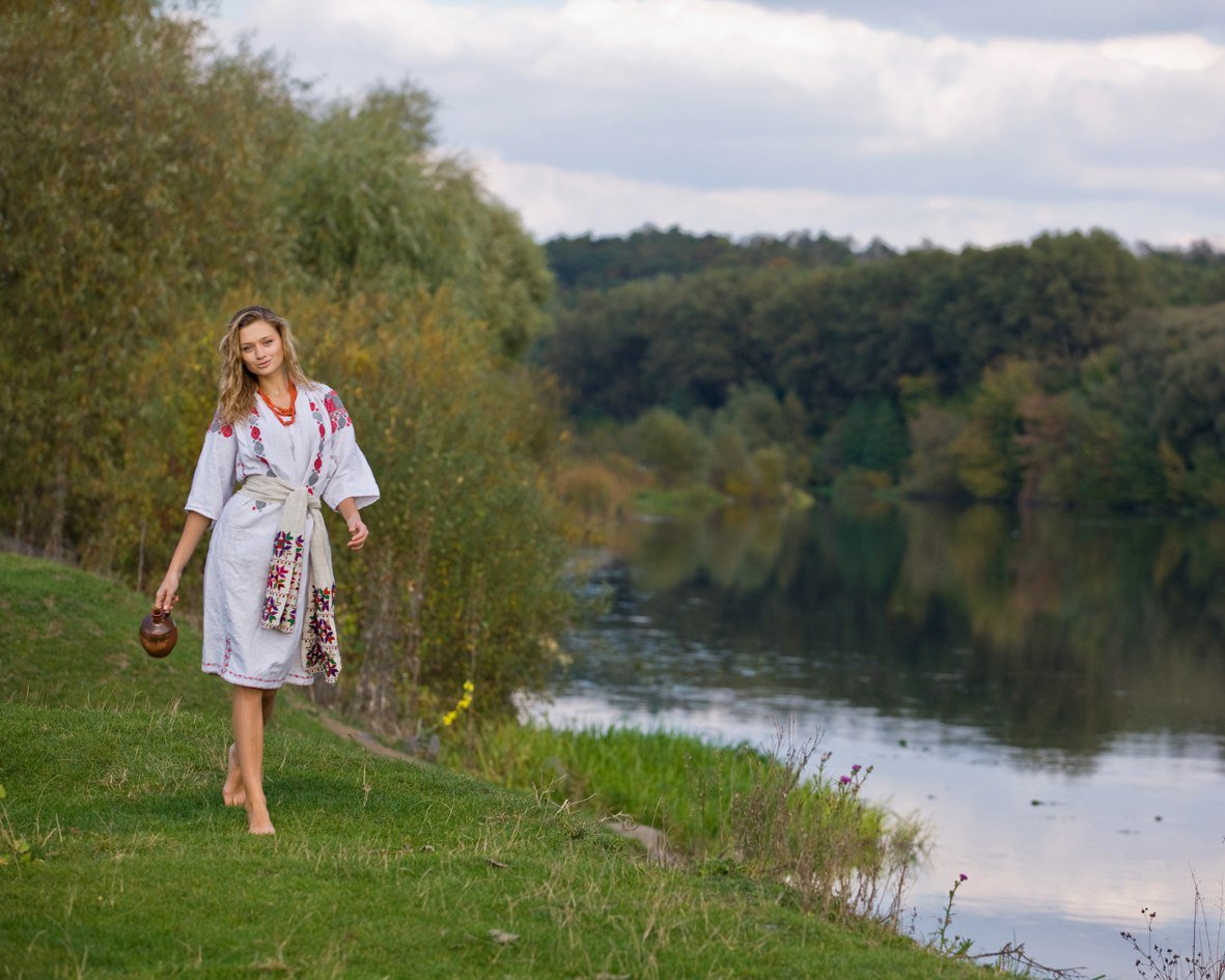 Nude girl Slavic women in Columbo