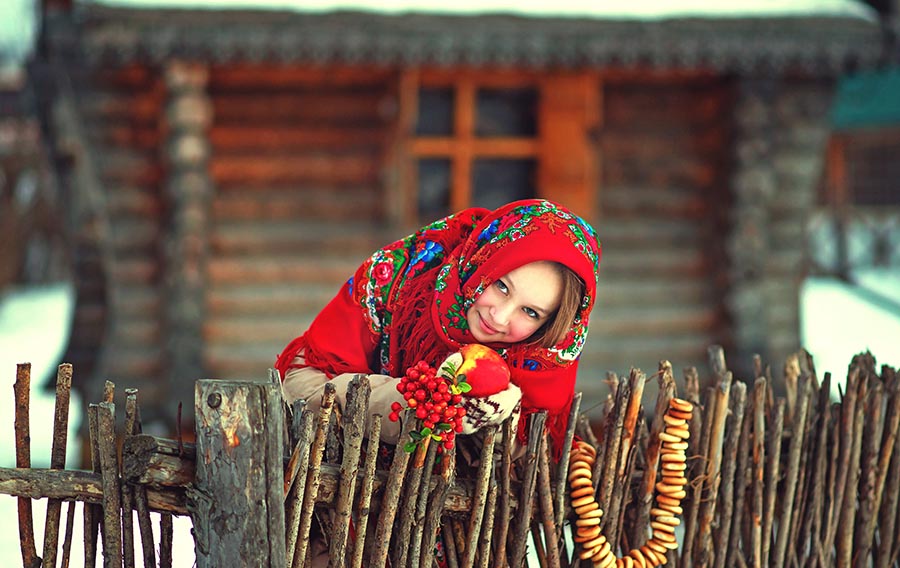 Sexy girl Women in Slavic costumes in Columbo