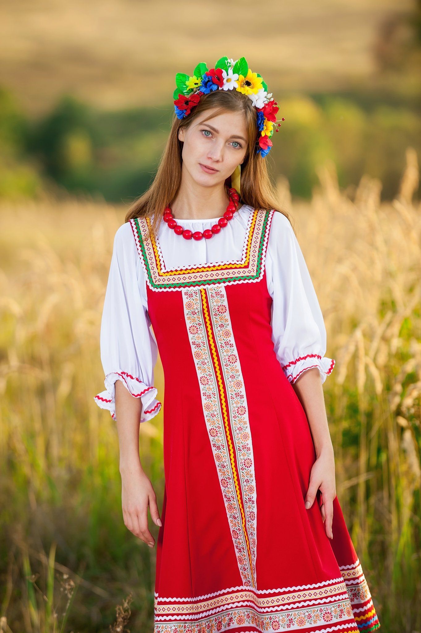 Women in Slavic costumes in Columbo