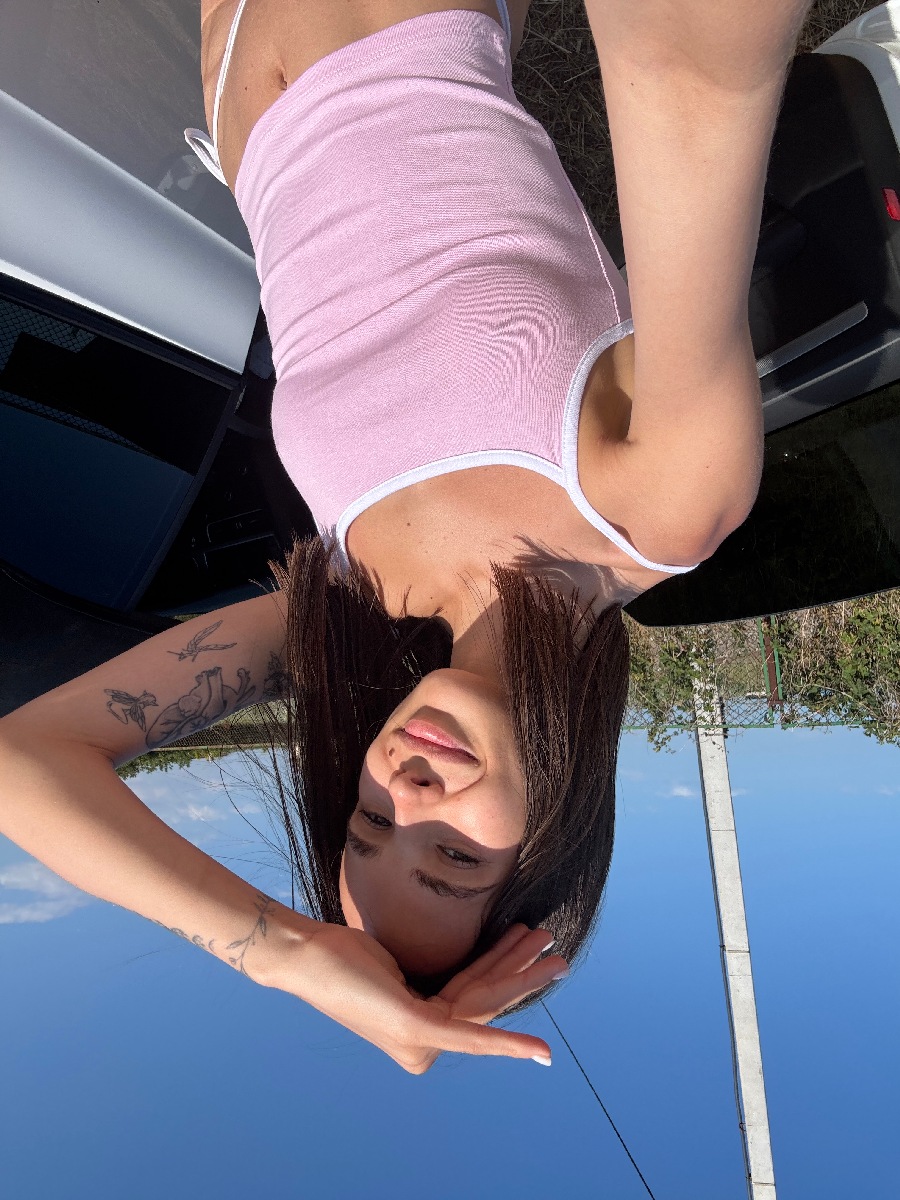 Sexy model Tina in Columbo